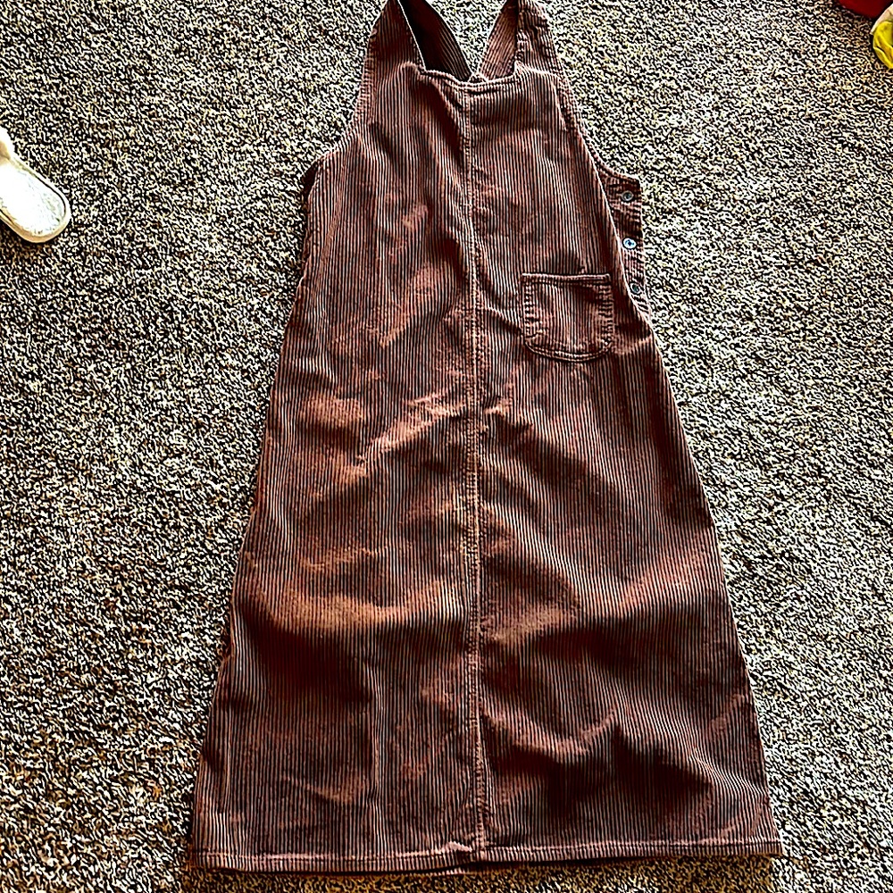 An Overall Brown Midi Dress